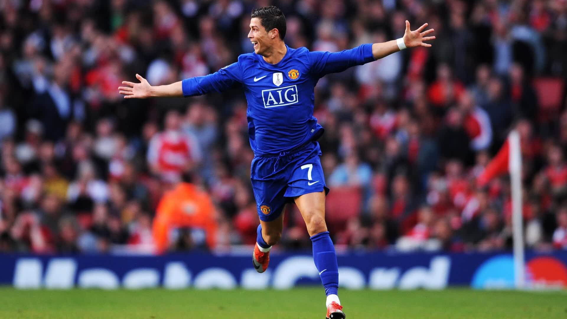 铁血防线救险致胜，阿森纳集结日豪取连胜；活塞手感冰凉，全力备战德国杯